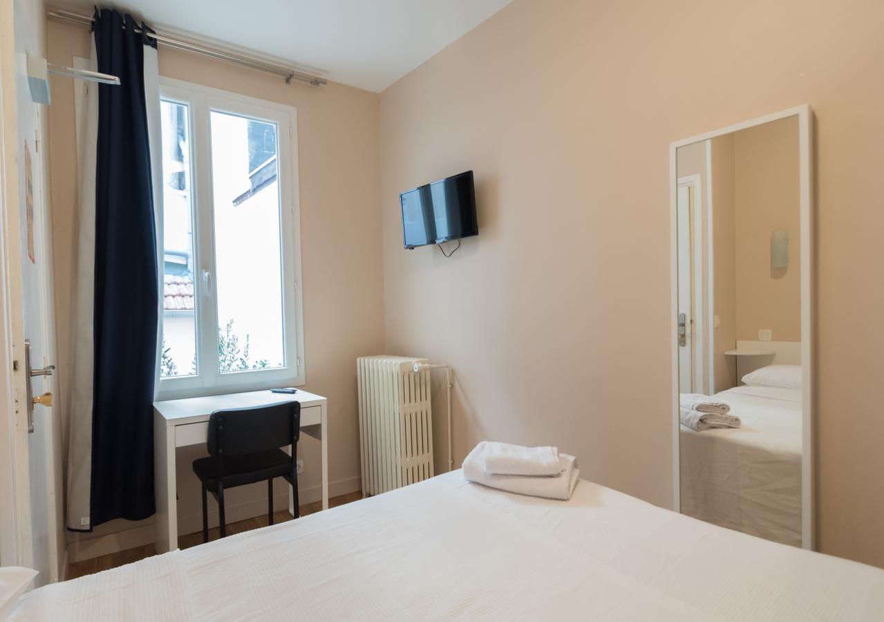 Hotel De La Gare Вільнев-Сен-Жорж Екстер'єр фото